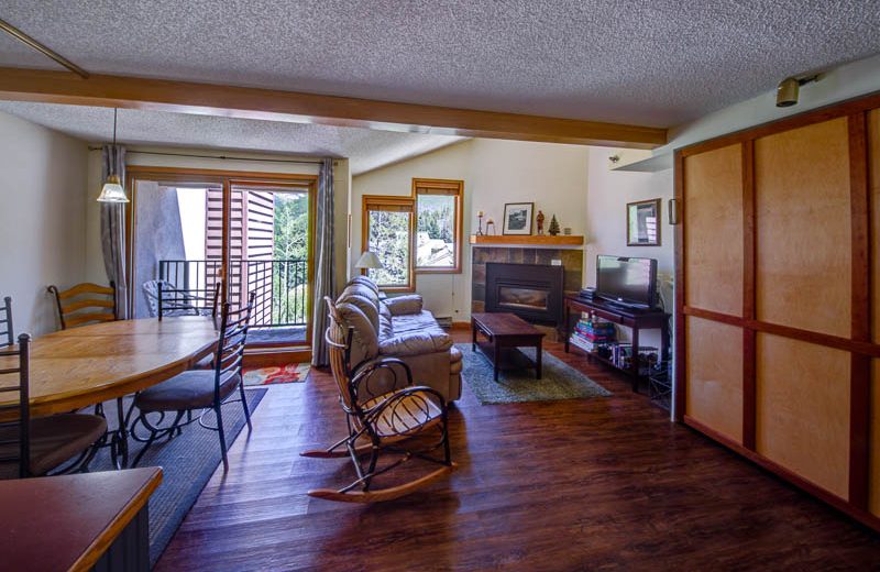 Top Floor Ski-in and Ski-out 2 Bedroom
